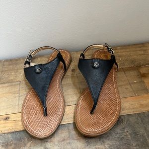 Flat sandals